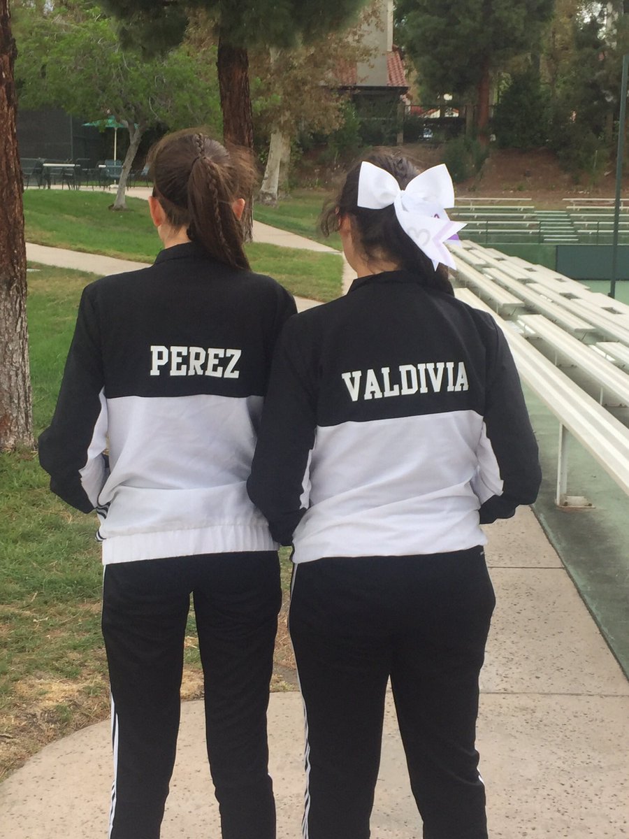 lori_perez21's tweet photo. Tennis🎾 Friendship❤️ RCHS💜 #Emissa #DoublesPartners @marissa_perez13 @Emilyvaldivia6 @sports_rchs @RCHS_Cougars https://t.co/ozjV7VoL7P