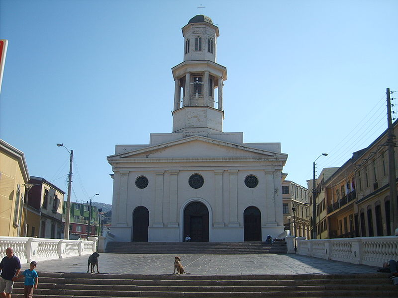 #LaMatriz es un emblema de #Valparaíso, construida en 1559, y sigue aquí luego de ser saqueada, quemada y destruida por terremotos 💪🏻