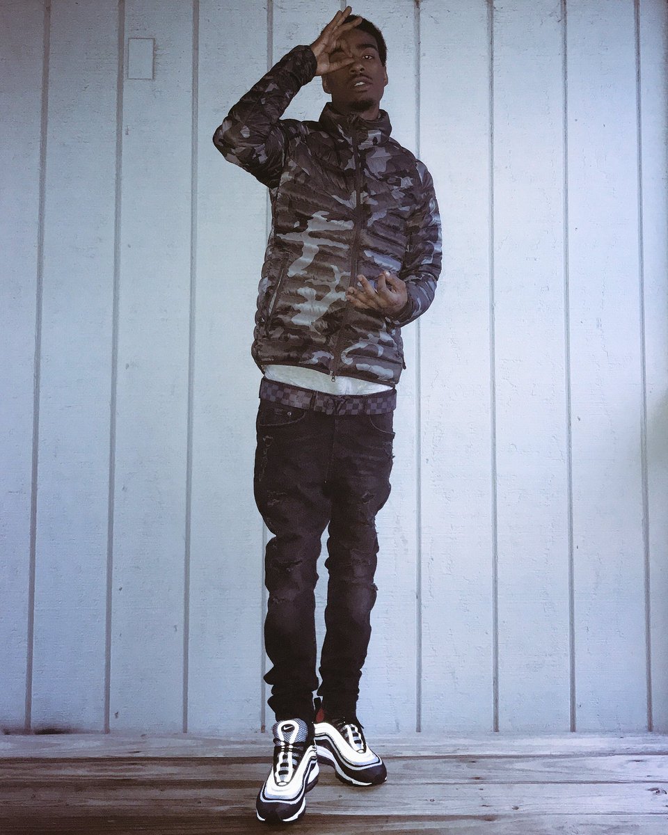 Ethanrifzy_perp's tweet photo. I Walk Alone 💂🏽 I'll Neva Be Mislead 💯 . #LLDaKingz👑 https://t.co/cV28y6BHT3
