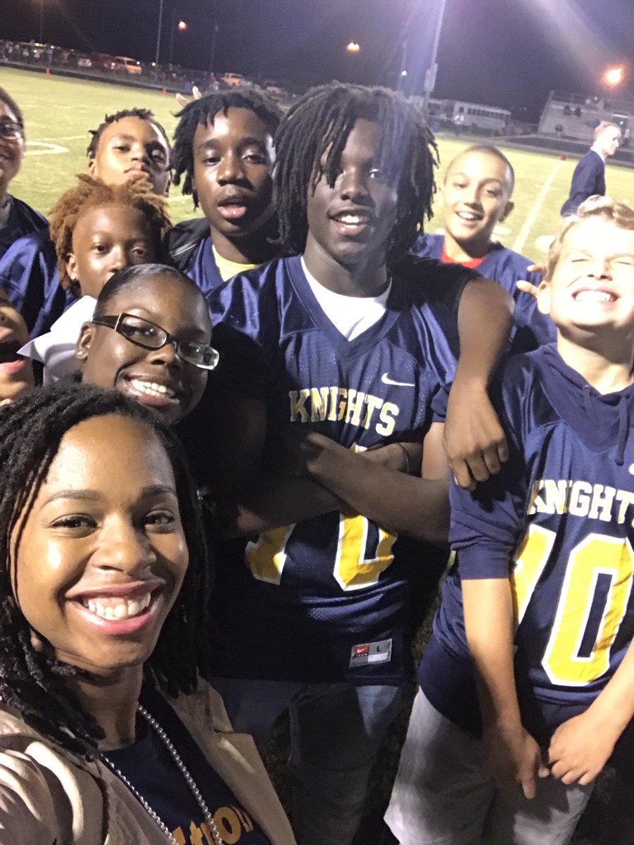 LaShundaFaison's tweet photo. Enjoying the football game with @SmMSKnights football players and cheerleaders. #SSStrong #knightpride @SmMSAthletics https://t.co/OUOXZBN2Sh