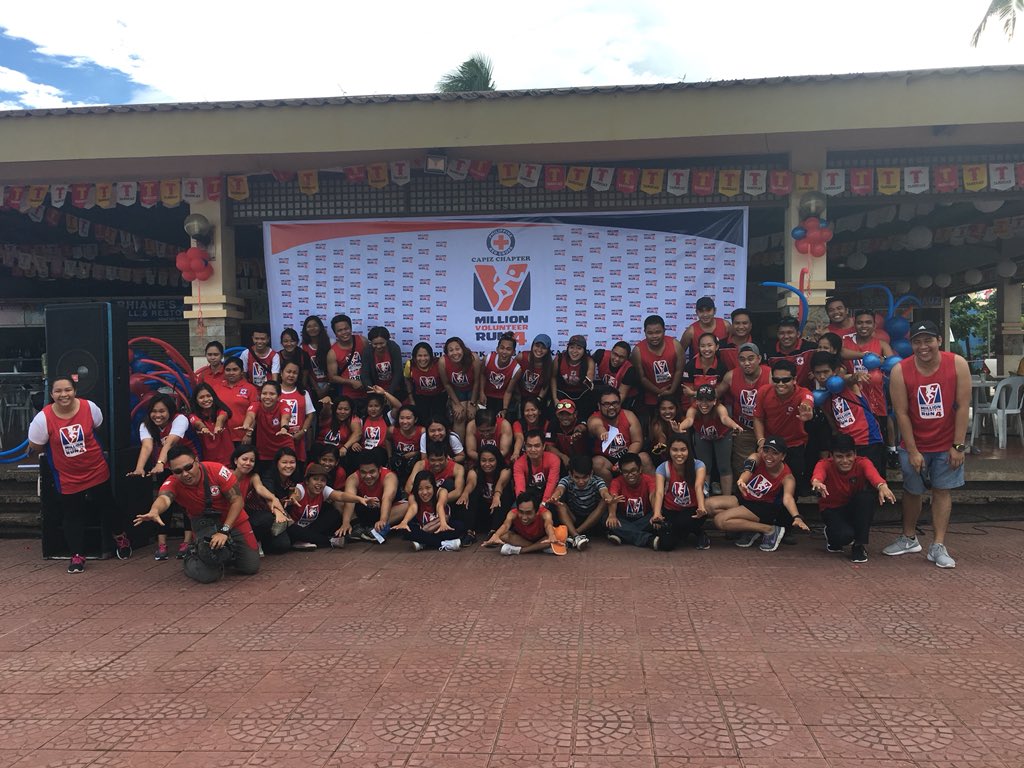 ramalfaro's tweet photo. Capiz Chapter Staff and Volunteers #MVR2017 #REDSetGo https://t.co/N8Ze2e7ybC