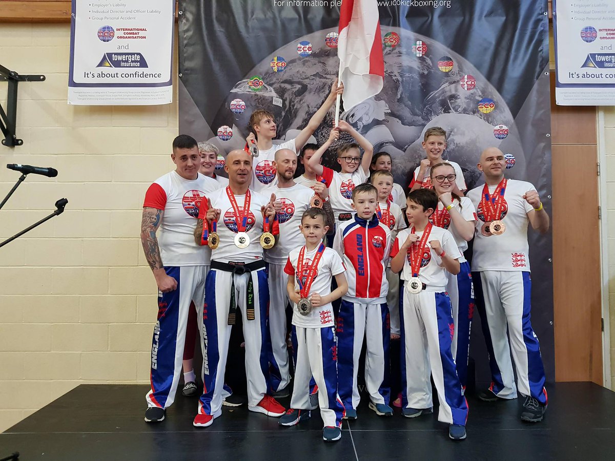 5 Gold 5 Silver 6 Bronze. Go team Desapline! #trainhardfighteasy #worldchampions #ico #kickboxing #FridayFeeling #bringonathens #desapline
