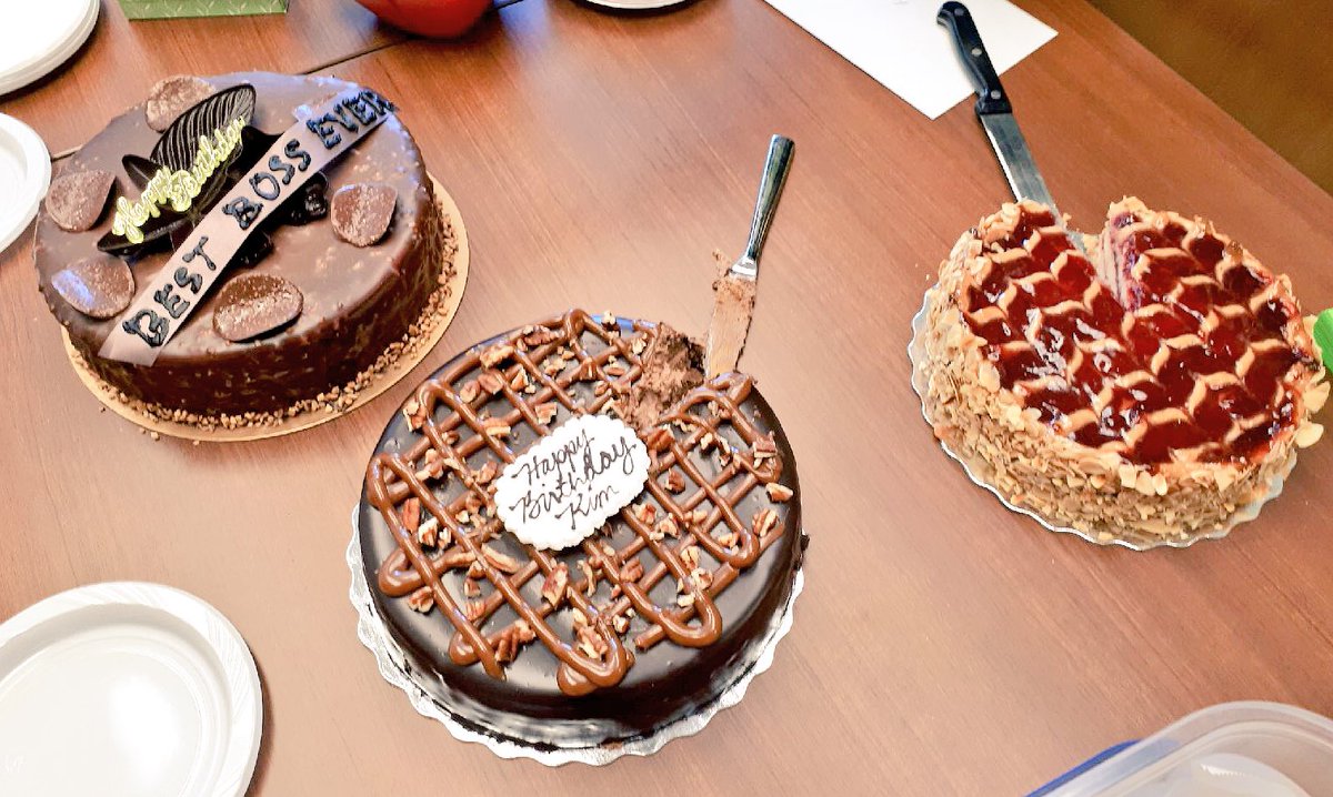 kimmybologna_TD's tweet photo. Beyond Blessed to have such an amazing team who made such an effort to make my day special.💚🎂
Much love #BestOnBank & my "Bitch'n babes" https://t.co/nnoi6YvOtL