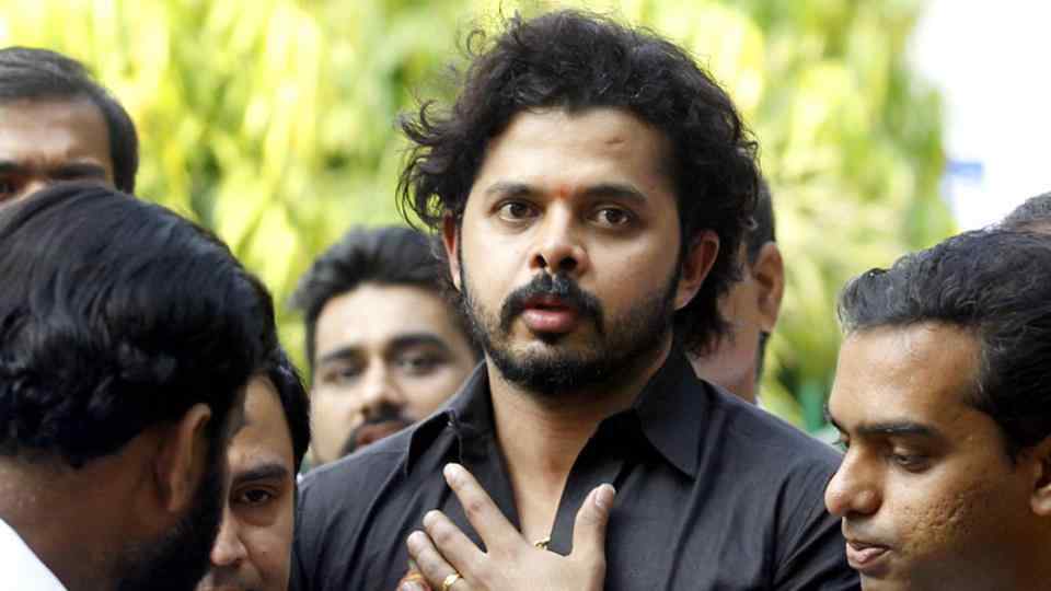IPLinsider's tweet photo. No #IPL For @sreesanth36 in 2018.
#BCCI Ruled Him Out.#IPLAuction 
Read Full News- https://t.co/e3ksgPPPri https://t.co/HYNgHYQogP