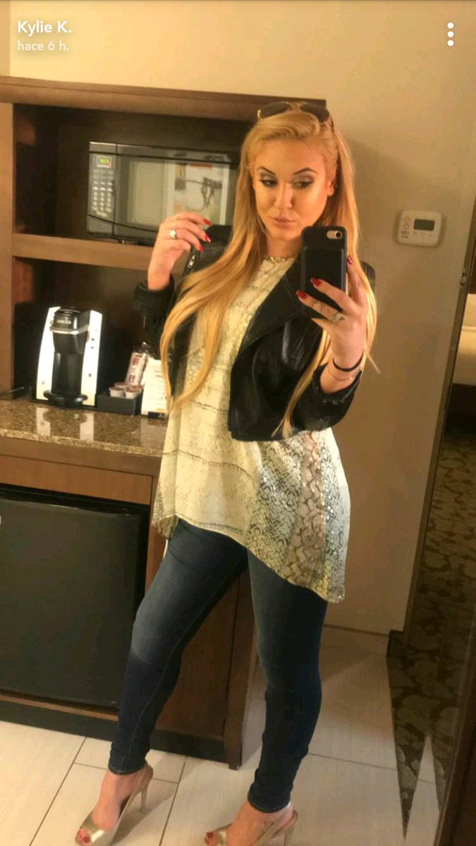 snapchatpic0101's tweet photo. @KyliexKalvetti 

#Tits #Snapchat #Beautiful #Nipples #PornStar #Selfie #MirrorSelfie https://t.co/Xz6L0CPK8a