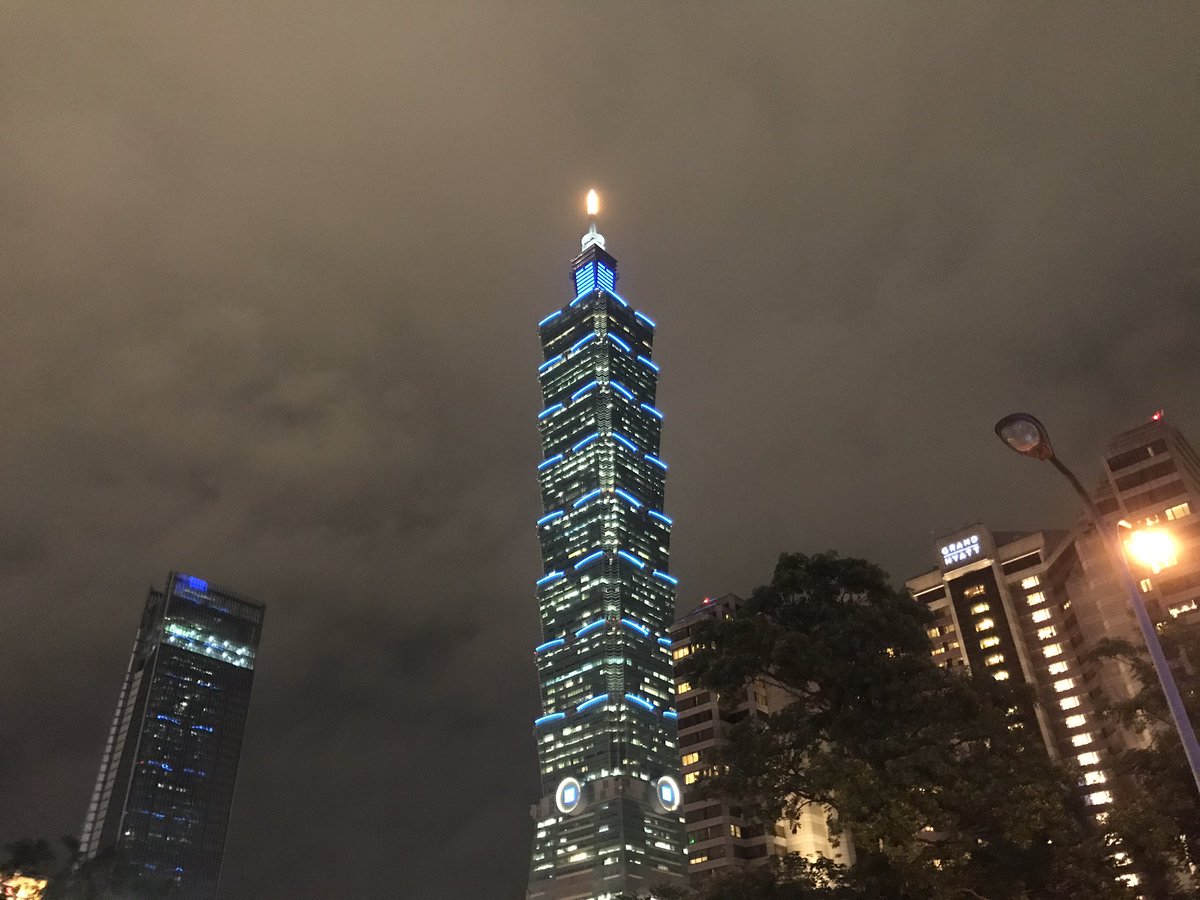 skrugman's tweet photo. Talk UX kicked off in Taipei. Woot. #shemeansbusiness @LadiesthatUX https://t.co/1DOvTEd8xG