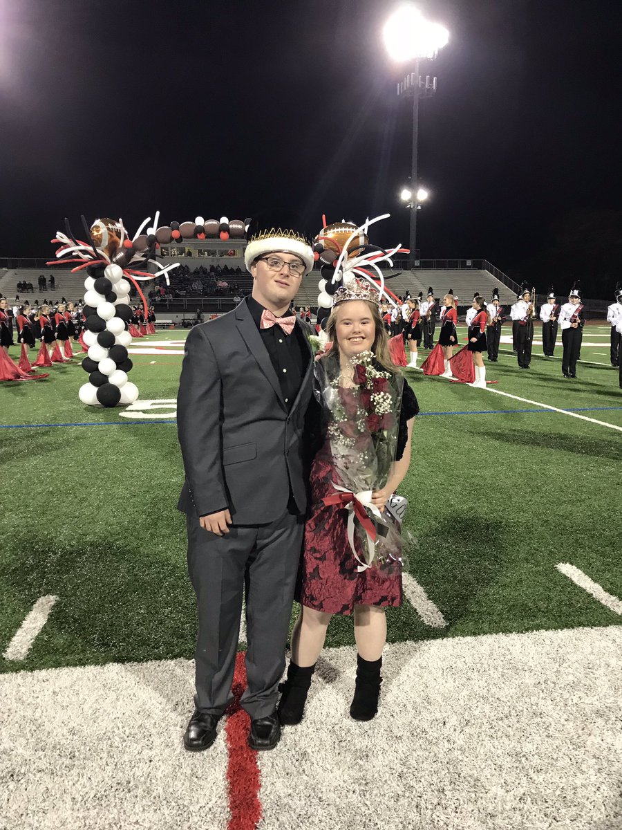 USCHSACTIVITIES's tweet image. Congratulations to our King and Queen! Brendan Pacalo &amp;amp; Imogen Snowden