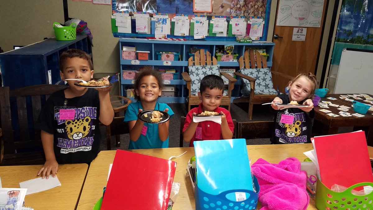 ButterfliladyA's tweet photo. Made apple pie with my kindergartners today. They really enjoyed every part of it; from learning to eating! https://t.co/hU68fNPhZM
