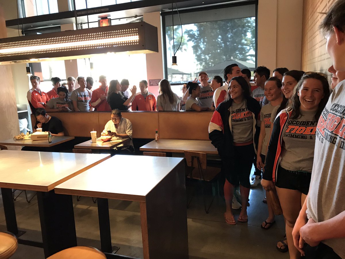 OXYSwimandDive's tweet photo. Time for some post meet Chipotle!! #agreatfirstday #allinforOXY @OxyAthletics https://t.co/h56AliS6Vh