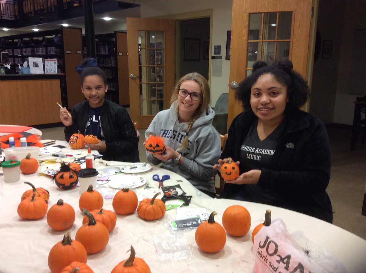 CALib_Hovasse's tweet photo. It’s the start of Halloween with #Pumpkin decorating at #AcademyLibrary @CheshireAcademy https://t.co/Hld2Chkbq0