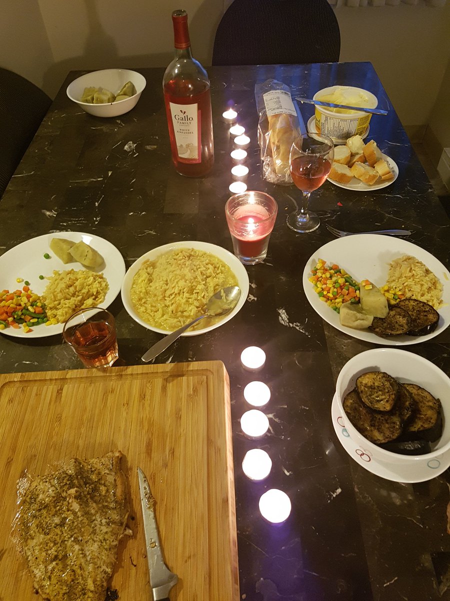 MissyJan28's tweet photo. When the kids visit grama.Dinner with the hubby! #wine #Zinfandel #salmonfilet #cookeditmyself https://t.co/eQmemLNdgU