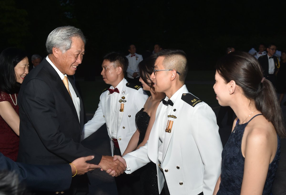 DefenceMinSG's tweet photo. #Congratulations to the 225 officers, military experts & warrant officers who #graduated from their #commandandstaffcourses! #gkscsc https://t.co/BjWk5FQH2s