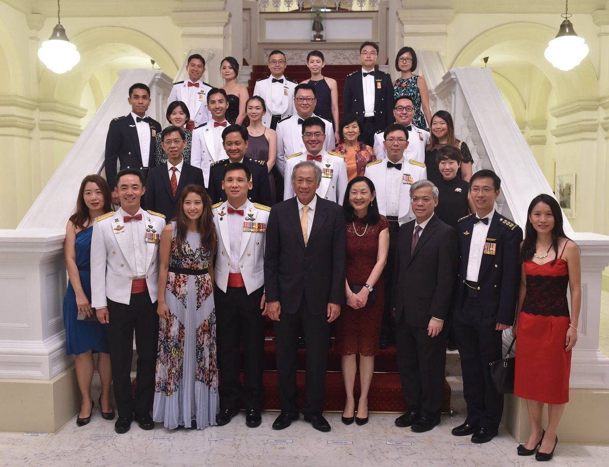 DefenceMinSG's tweet photo. #Congratulations to the 225 officers, military experts & warrant officers who #graduated from their #commandandstaffcourses! #gkscsc https://t.co/BjWk5FQH2s