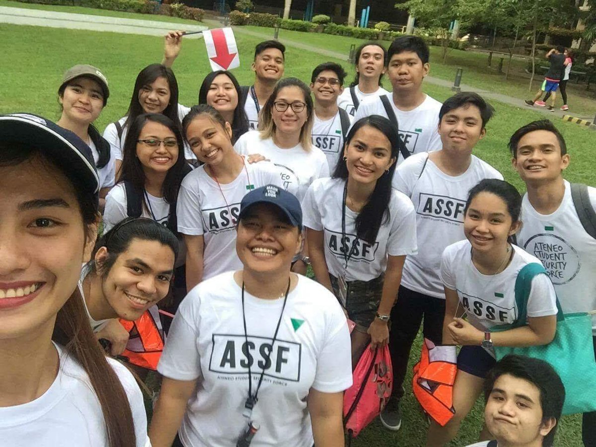 bimbay_eliab's tweet photo. The Ateneo Students Security Force (ASSF) assisting in the Ateneo EnviRUNment 2017. :)  @ADDUASSF https://t.co/gh3dpf9v3E
