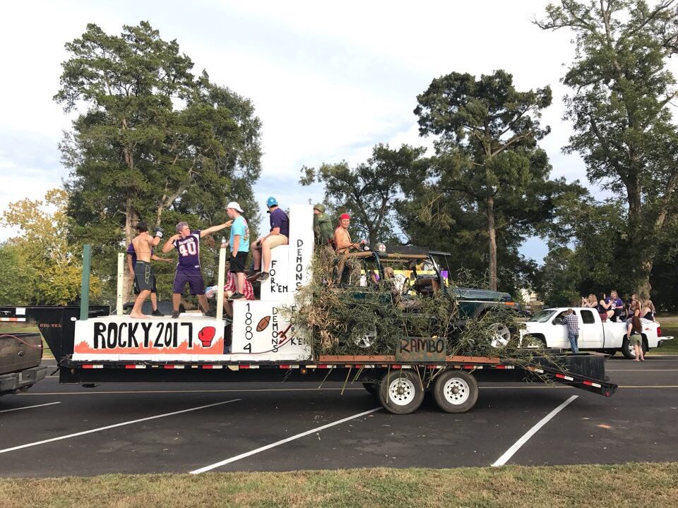 Theta_Mu_NSU's tweet image. NUMBER 1 for homecoming float!! This homecoming week was stressful but it was worth it in the end 🏆 #NumberOneSecondToNone