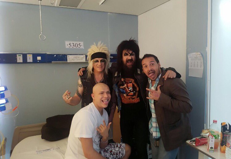 Tks <a href="/roymoderatto/">Roy</a> 
<a href="/moderatto/">Moderatto</a> por hacer sonreír a los niños #lohagoporti gracias  @DeportesMarti por su amor a los niños #masmagiamasvida