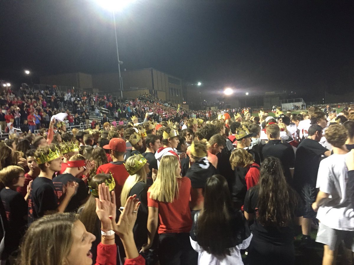 Milford_Eagles's tweet photo. FB: Milford 41. Anderson 40. Final! EAGLES WIN!! Words cannot describe. Share of ECC title. Playoff bound. History. Unbelievable  #WingUp https://t.co/NZqfB1lCMP