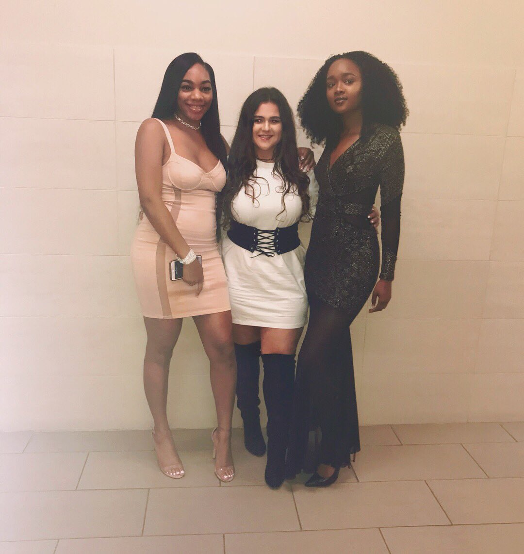 shelbyrocco's tweet photo. #RoyalandPure https://t.co/R7hQRLNJvD