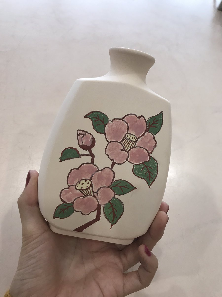 O Xrhsths 長澤メイ Sto Twitter 砥部焼の絵付け体験しにきたよ えんぴつで下書きして 絵付けしたよーー 誕生日花の冬椿書いた 焼いたらまた色味が変わるからたのしみ
