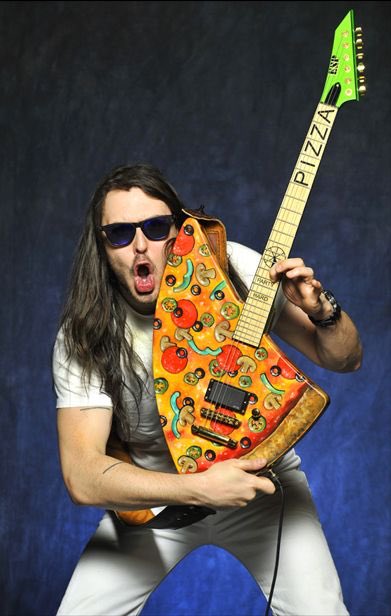 Quick_Machine's tweet photo. Can you handle a 🍕🎸?! #FridayFeeling #gear https://t.co/gPcWayt7en