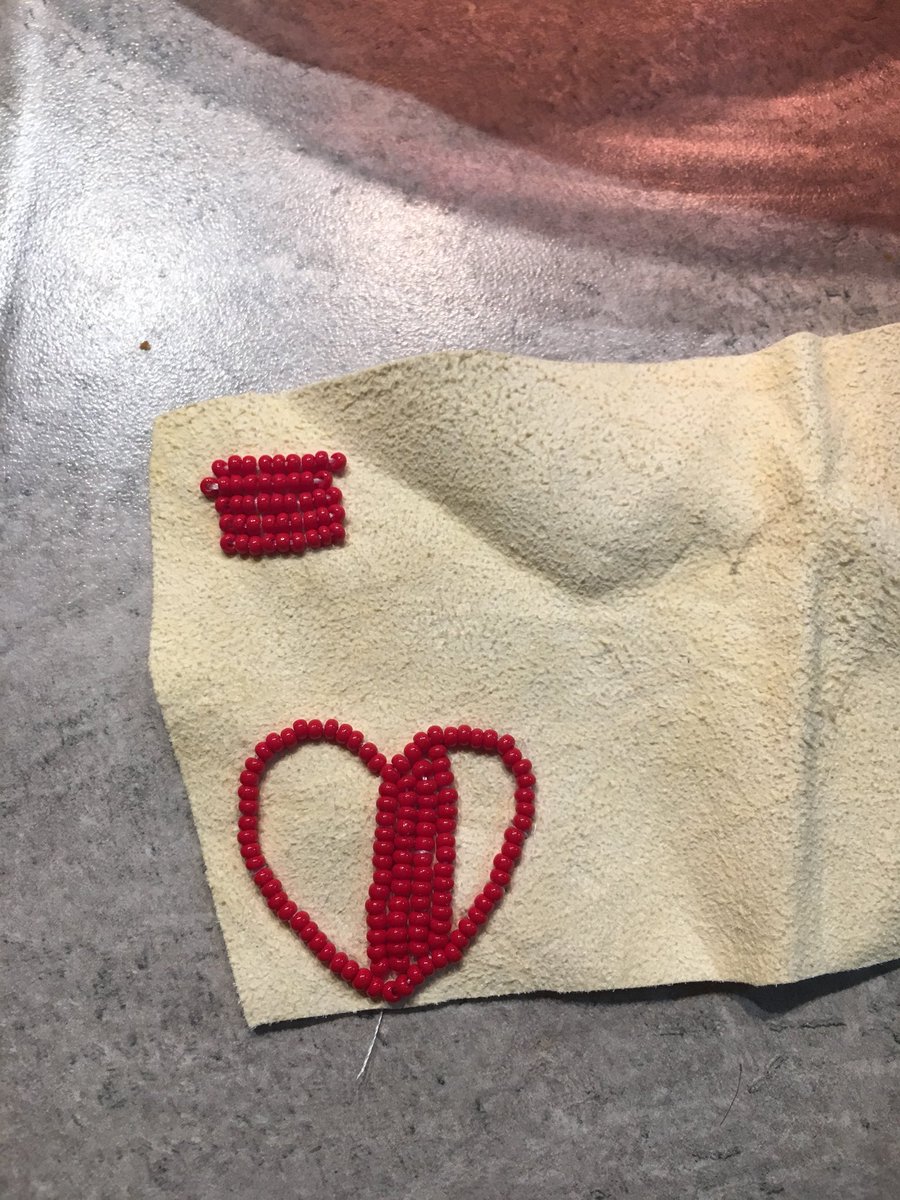 TLCPenn's tweet photo. This is 2 hours of beading tonight. #ohboy #needsomepractice https://t.co/v8nDJGR7B1