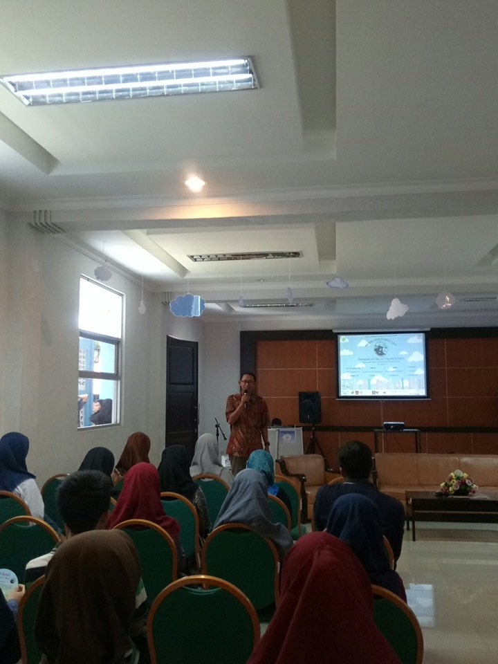 Sambutan dari ketua pelaksana (kak Ais), Ketua BEM fppsi (Bang Fitroh), dan Wakil Dekan I (Dr. Gumgum Gumelar, M.Si)