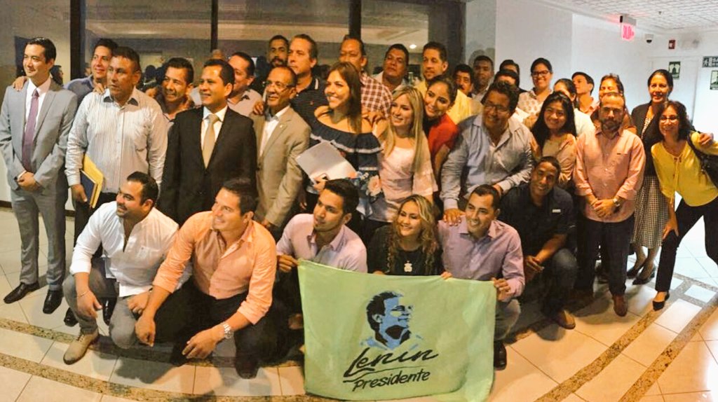 marialevicuna's tweet photo. Dirigentes, Alcaldes, Asambleístas y Directores @apguayas decimos SI A LA CONSULTA POPULAR con el sentir de las bases! @Lenin #LaConsultaVa https://t.co/TqjhiCfRt6
