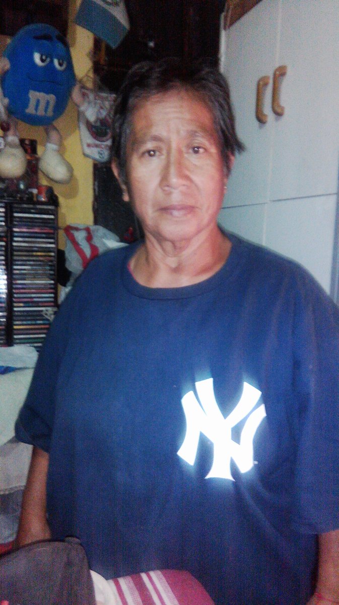 Aloquiquevega's tweet photo. #MLBxFOX desde el pais de la eterna primavera Guatemala, mi madre apoyando a los #Yankees2017 y viendo su transmisión. https://t.co/aLJdC7277J