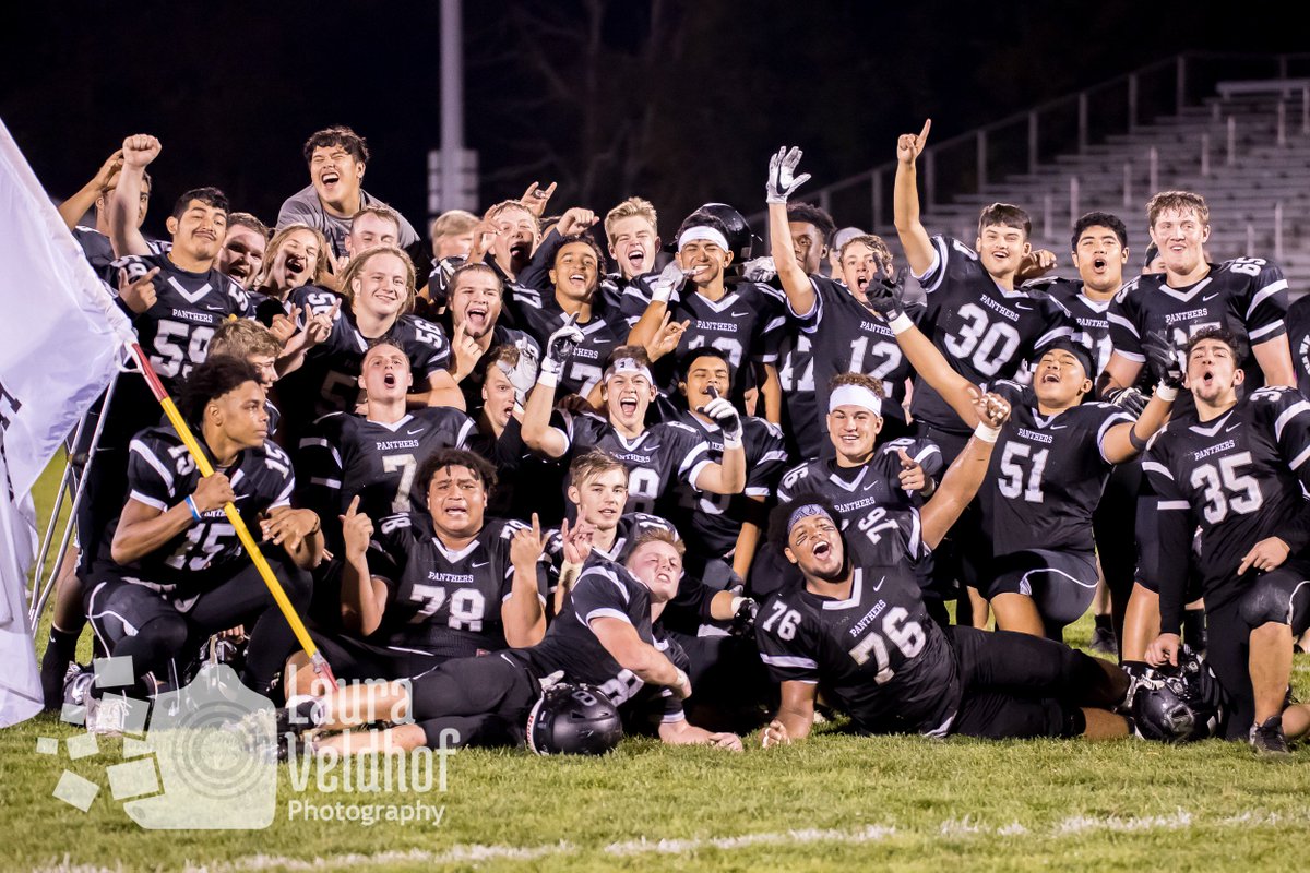 lauraveldhof's tweet photo. OK RED CHAMPS!!! @WOPanthersFB @wopanthers #gowo https://t.co/wuNthptWbg