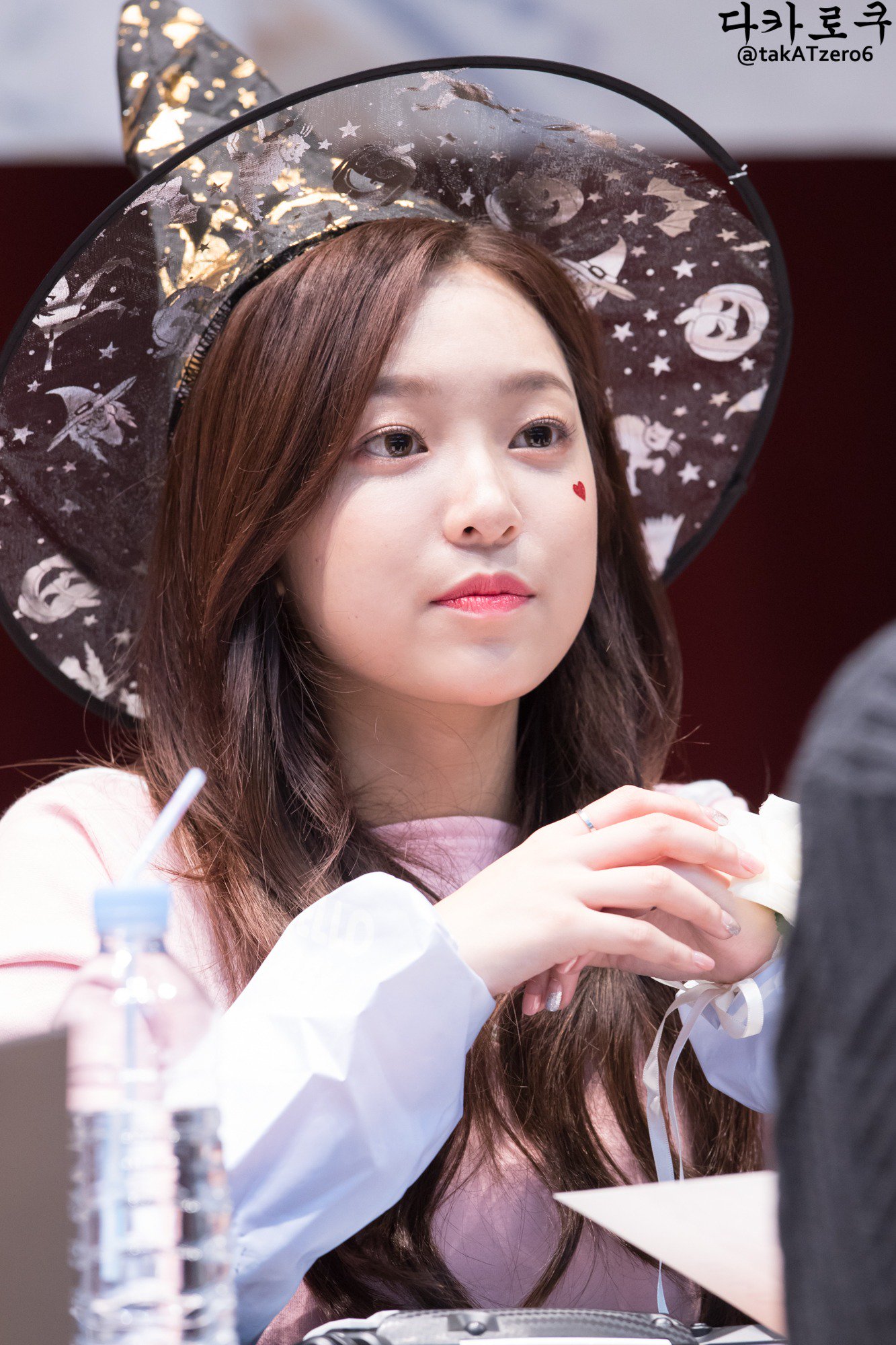 DMoUweWVQAAbSDu.jpg:orig