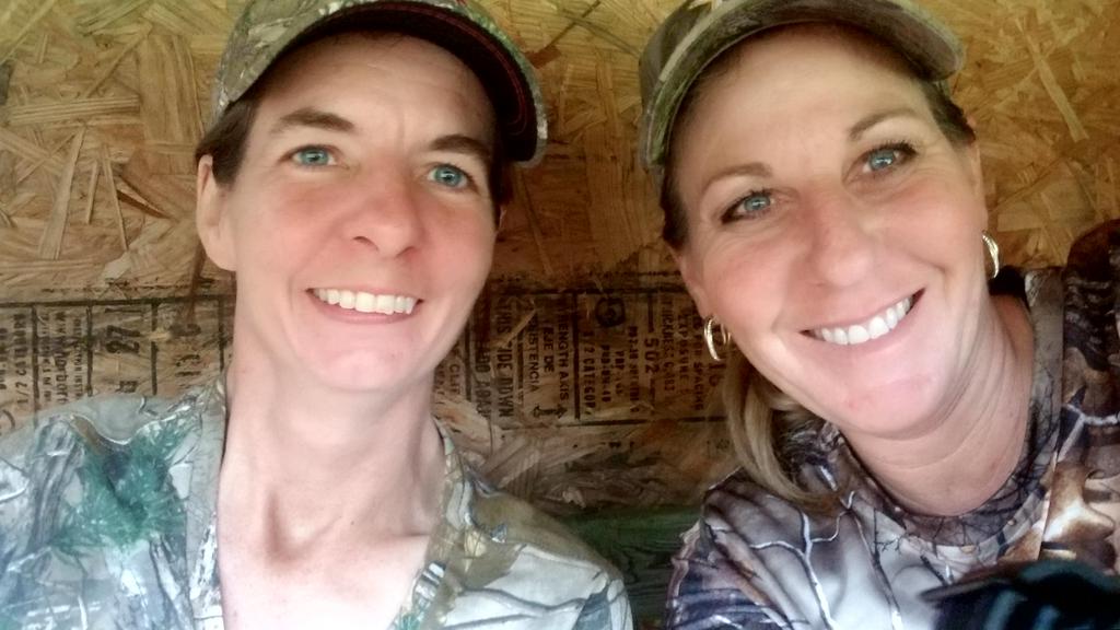 KamoKristilee's tweet photo. Hunting with my Pink Fishing sister in Missouri
#mccarthysoutdoors
#pinkfishing https://t.co/erTspsmdaG