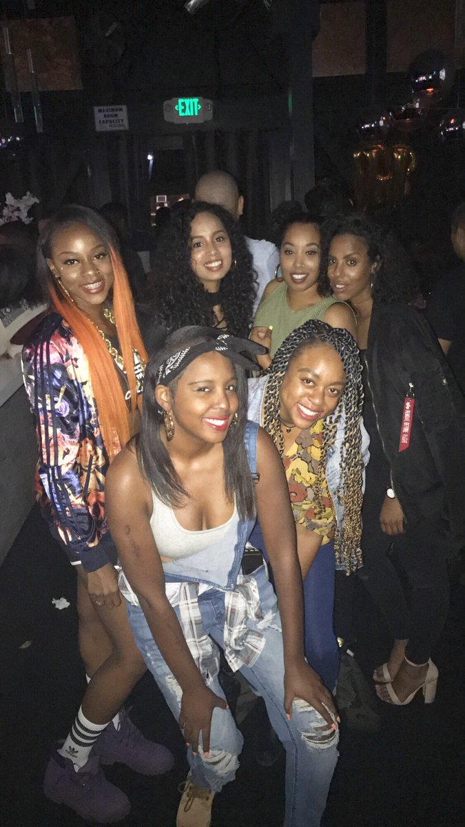 SHEWTIME_'s tweet photo. When the girls pull up on you π€β€οΈ
#Shewtime https://t.co/6MLOu72qp6