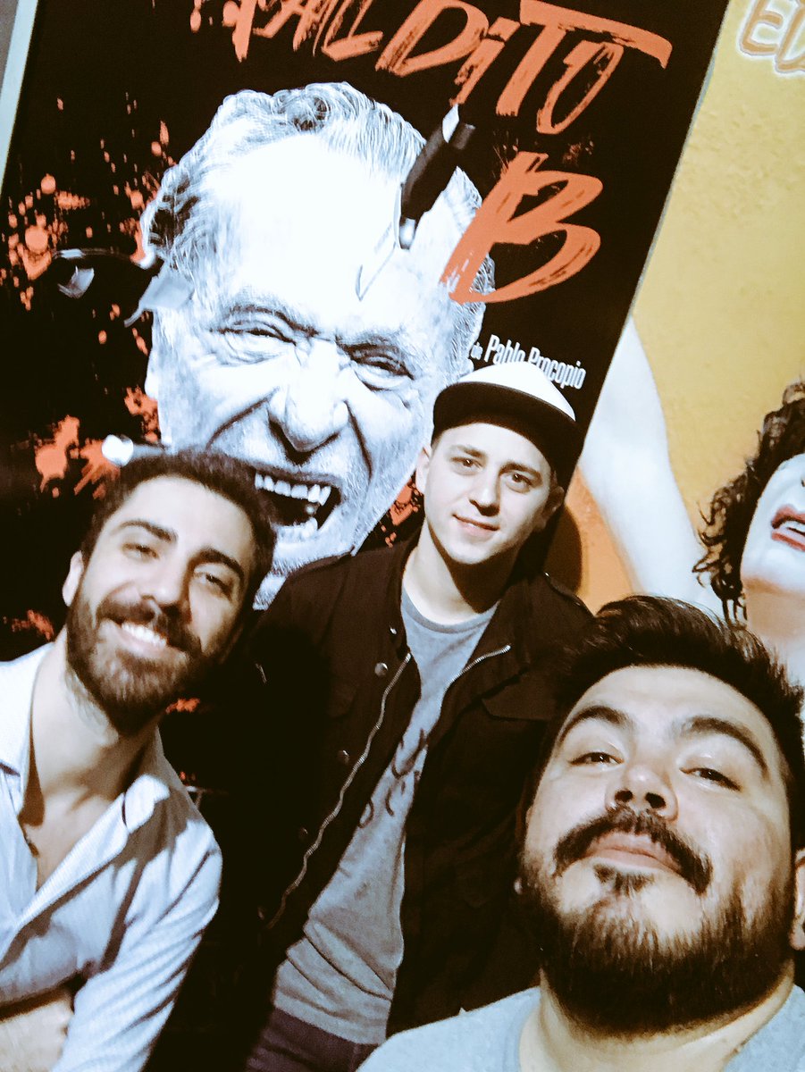 capochatv's tweet photo. Gracias x venir a ver #MalditoB @sebaperello y #Emi Cc @PabloProcopio1 ! Queda 1 Función #TeatroLaComedia 👏🏻👏🏻 viernes 21HS https://t.co/mS6m7XArIT