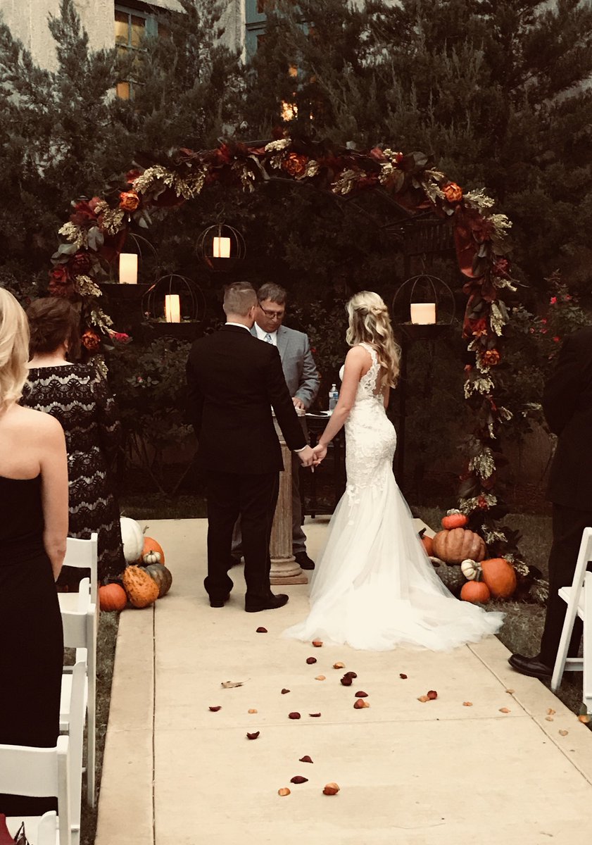 JoeNovotnyHBL's tweet photo. Congratulations Kyle and Christina!!! @KPhillips217 #AwesomeWedding https://t.co/7OpCTrkevK