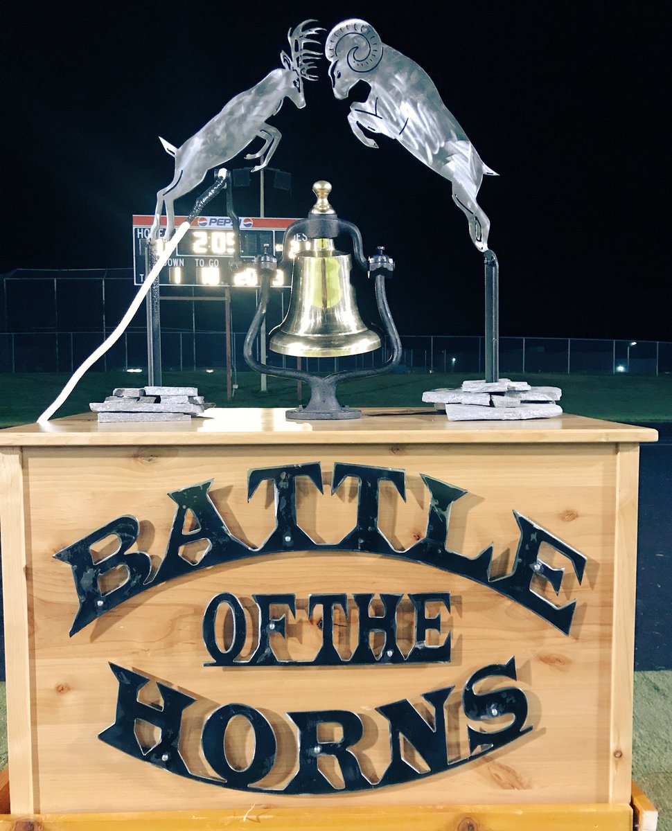 Alyssacharlston's tweet photo. 1st annual #BattleofTheHorns between Deer Park and Riverside! Deer Park with a 21-0 lead at half. #FNSE https://t.co/HOJ7Fu2UN9