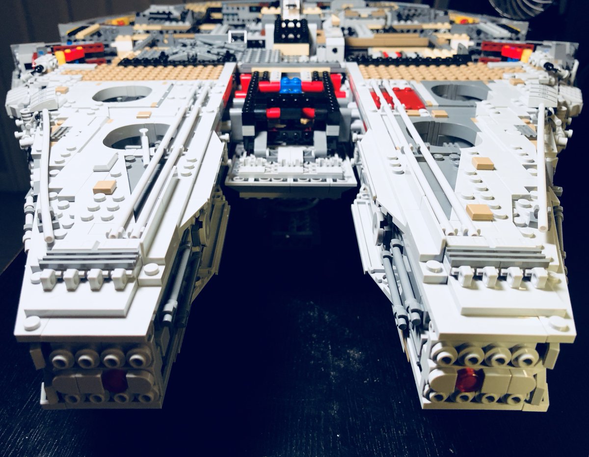 LegoBrickGuy's tweet photo. #BuildingtheFalcon: Session #8 | Time spent: 80 minutes | Step reached: 727 out of 1,379 | More work on the nose section. #LEGO #StarWars https://t.co/hXiEzJQnks