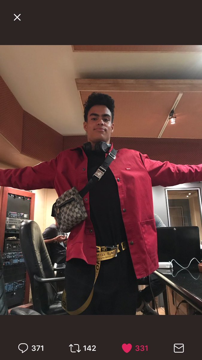 _Ruby_espi_'s tweet image. Zion’s mood was my mood when Edwin trolled us😒 but tbh Edwin looks cute and it was clever so I’m not mad 😂 @zion_kuwonu @Edwin_Honoret