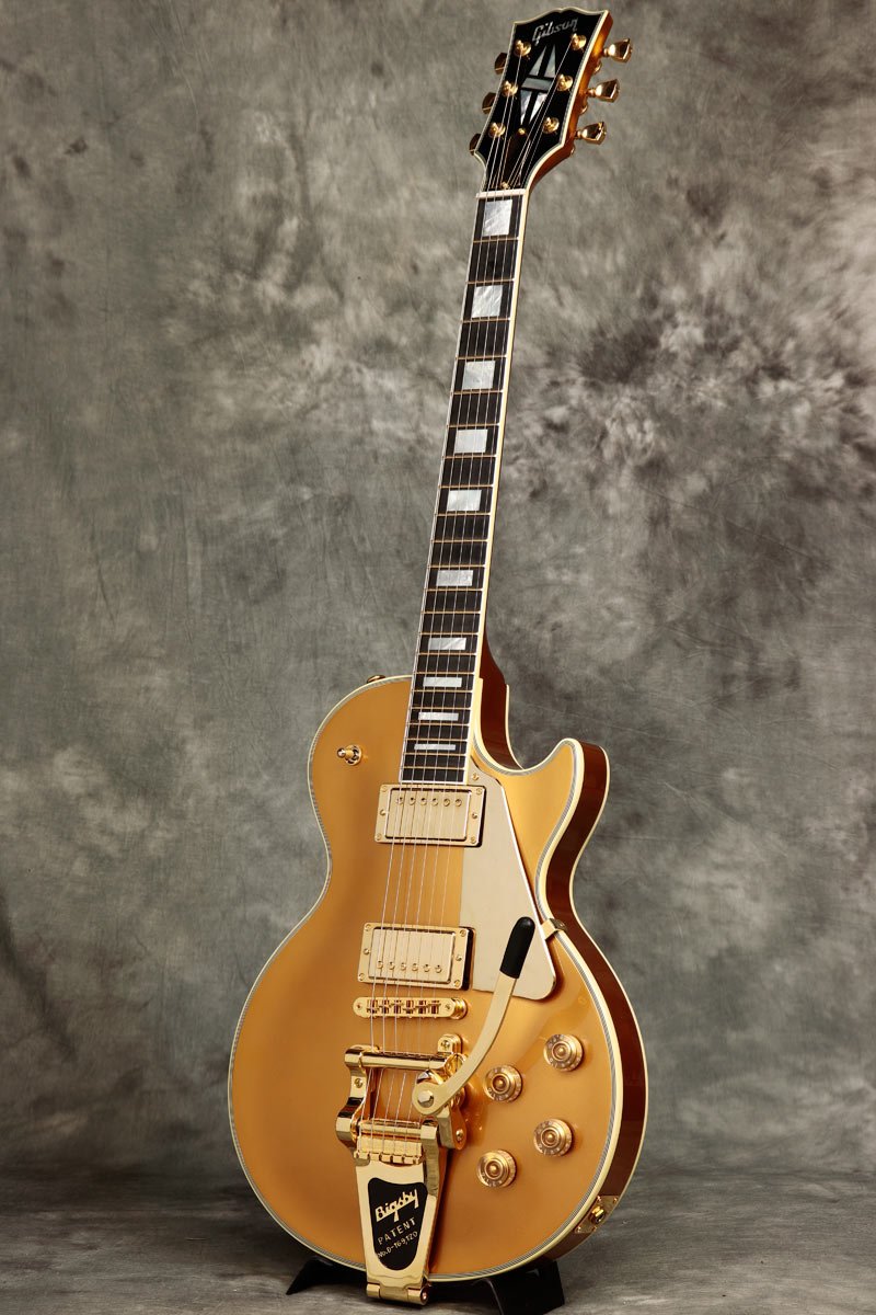 アメリカ合衆国の金塊保管所がある「フォートノックス」をモデル名に冠したリミテッドモデルのレスポールです。ヘッド裏にはプロトタイプという表記。 ^渋谷店  https://t.co/5E48mKXOrQ