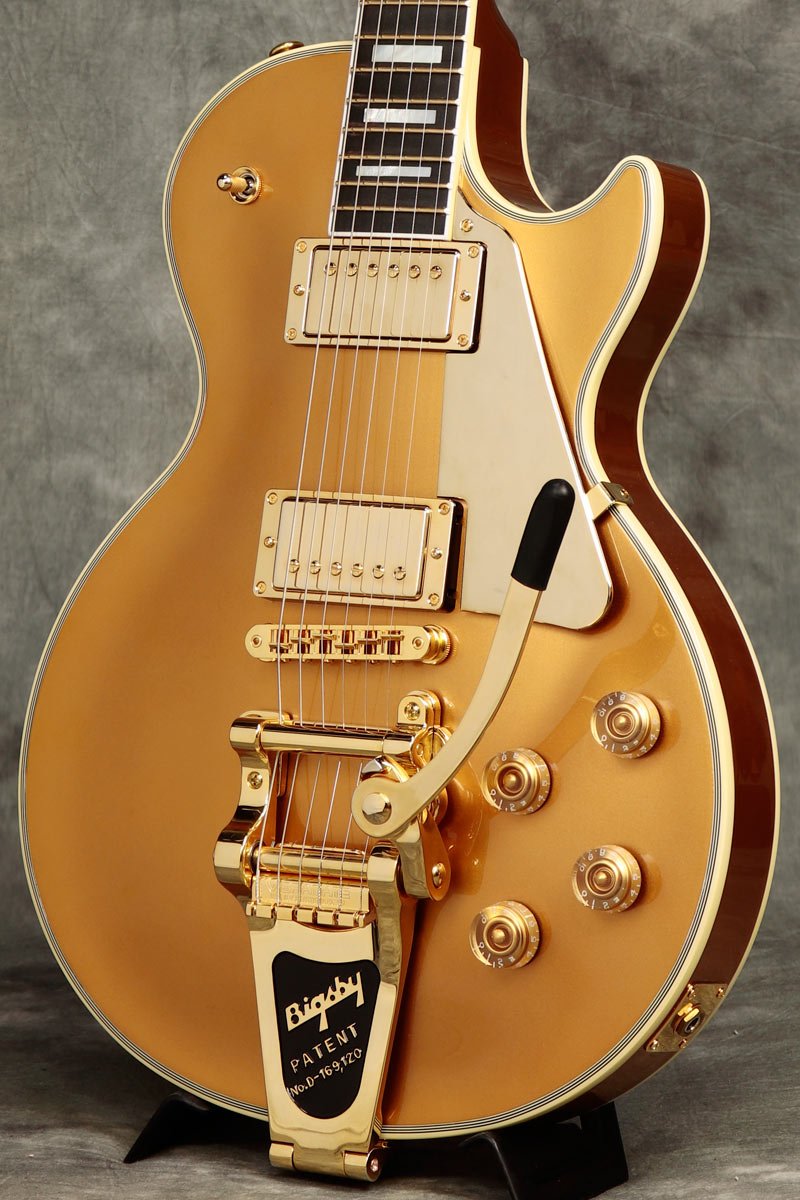 アメリカ合衆国の金塊保管所がある「フォートノックス」をモデル名に冠したリミテッドモデルのレスポールです。ヘッド裏にはプロトタイプという表記。 ^渋谷店  https://t.co/5E48mKXOrQ