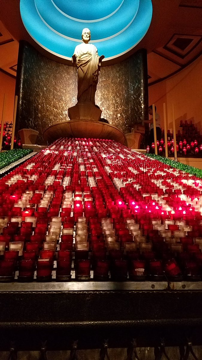 cmoran1216's tweet photo. 6 days, 44 pilgrims, 3 cities, 10 churches, 3 saints, 1500 + miles = #fallbreak2017 #NDPilgrimage #hc365 #stjosephprayforus https://t.co/vjX9G8z95r