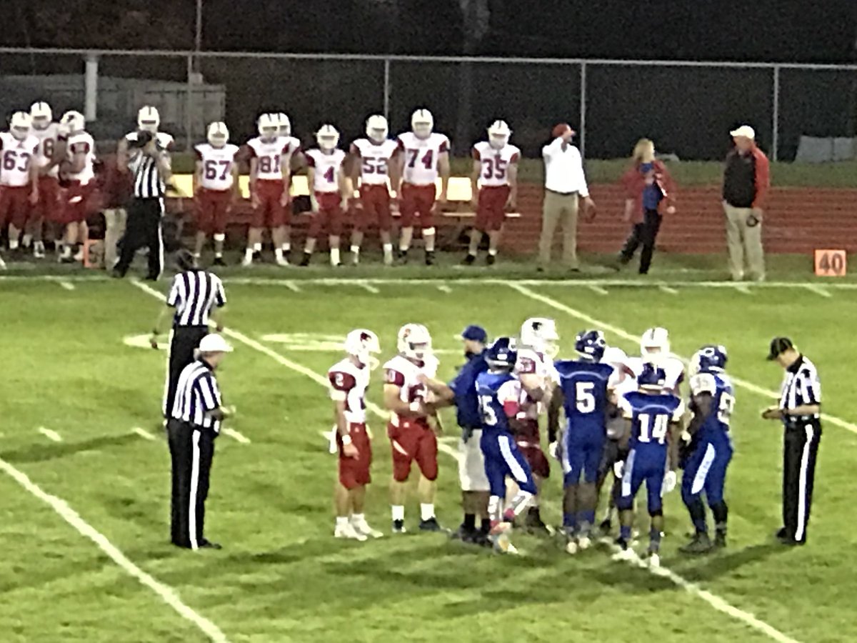 jvoelmeck's tweet photo. My heart💔’s tonight for these guys @CHSCards #SeniorYear #BoysOf Fall https://t.co/ne2HahG4Ur