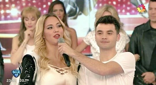 admirevigna's tweet photo. Es impresionante toda la gente que los bancan @flor_vigna y @Marama_Agustin nunca van a estar solos!

BAILA AGUSFLOR AL 13013 https://t.co/c0MHGR5Azh