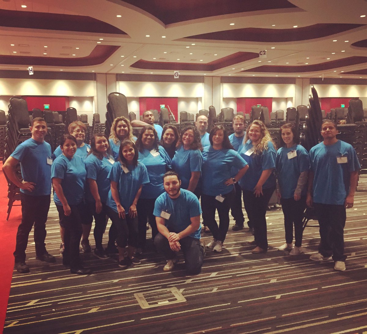 QCBF84's tweet photo. We were happy to volunteer for these MEXICAN AMERICANS!Thank u for all the help @ the @cheechandchong show 2night at @RCCasino! #SupportQCBF https://t.co/0O43S9KkuJ