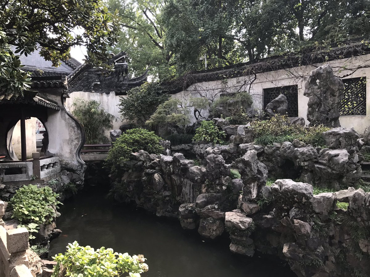 KingsBusEcon's tweet photo. Yu Yuan Gardens and Bazaar Part I https://t.co/4hYxhe0dWU