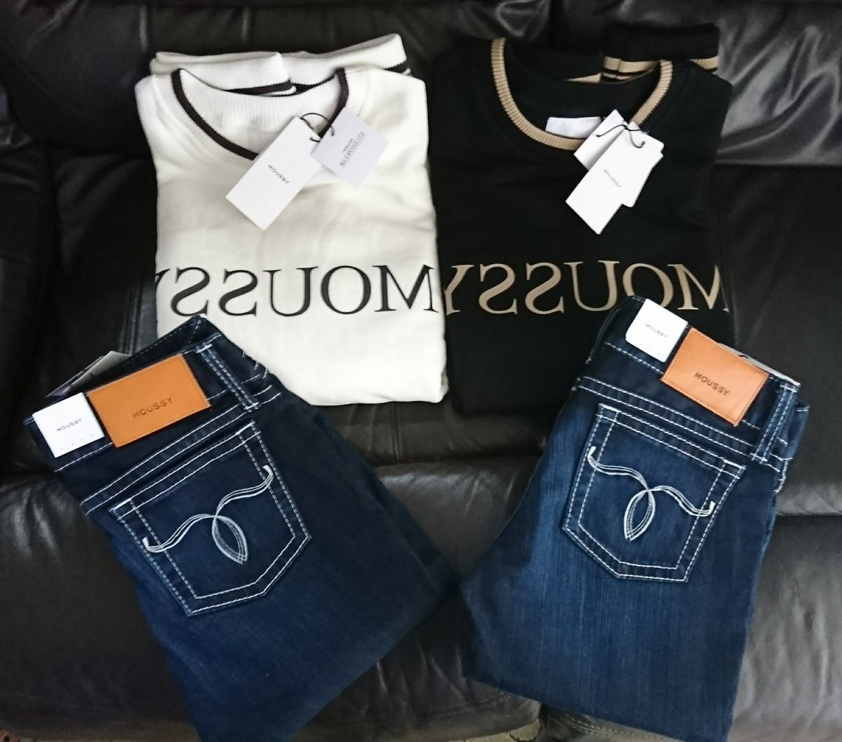 Moussy A Twitter 新作のトップスを買いにお店に行ったらパウダースキニーのデニムが安かったので2本買ってしまった 笑 Moussy A Twitter 新作のトップスを買いにお店に行ったらパウダースキニーのデニムが安かったので2本買ってしまった 笑