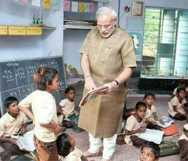 thebakwaashour's tweet photo. Ye kya likha hain beta mujhe padhna nahi aata https://t.co/UcNehRPgxk