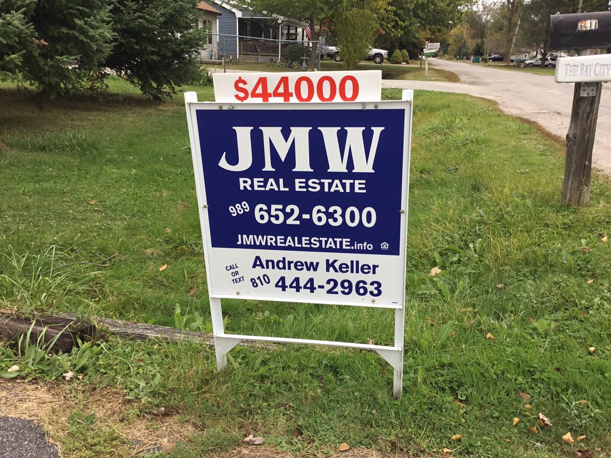 AKellerHome's tweet photo. Happening now: One bed, one bath in #bangortwp #baycity that needs to be sold! https://t.co/E3tVzR0fr6 https://t.co/6MskRXJfhi