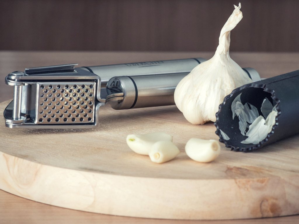 UberChefHQ's tweet photo. Excellent gift for the garlic lover you all know. #garlic #garlicaholic #garlicpress #uberchef Buy it now here: https://t.co/cZtaYe7j2q https://t.co/Fs8ikfEl5f