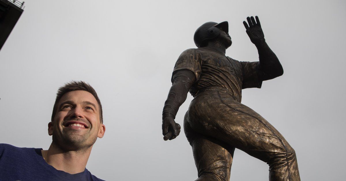 SeaTimesSports's tweet photo. Meet Kelsey Klevenberg, who refused to do nothing while Griffey's statue was vandalized, writes @Matt_Calkins

https://t.co/W5SuO1efP2 https://t.co/xm6kA28Lj4