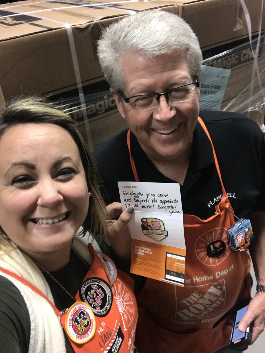 JanaVugteveen's tweet photo. Greg is GOLD π° Thank you for your dedication to our customers and fellow associates! #High5Service We appreciate you soooooo much! https://t.co/W1L9EOsoO4